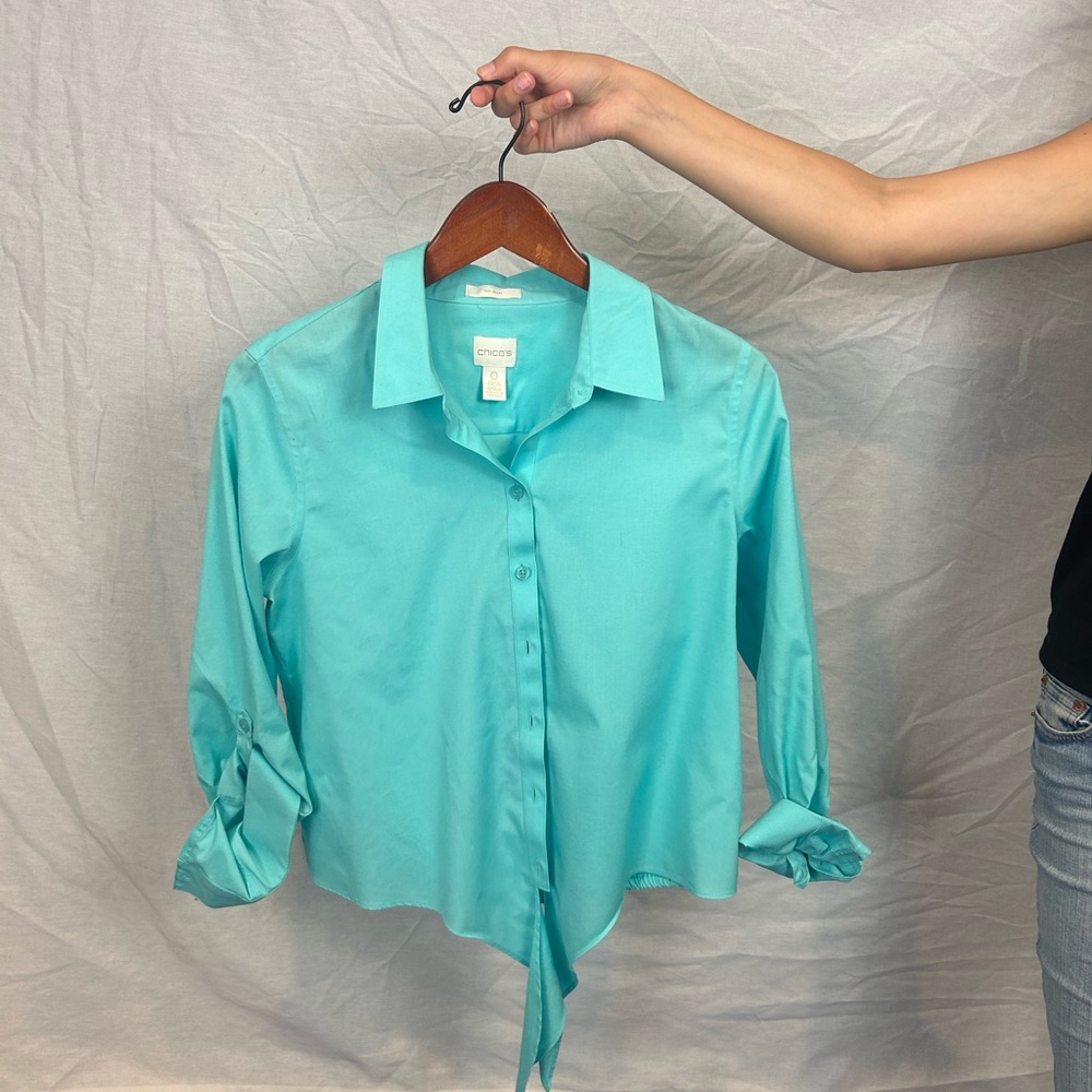 Chico’s Size 0. Turquoise Button-Up Women's Top